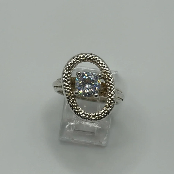 925 Exquisite Silver Swarovski Cystals Ring - Picture 1 of 5